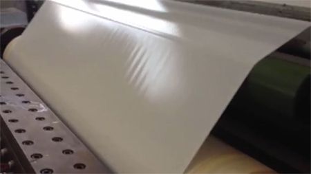 Machine d'enduction d'adhésif thermofusible à grande vitesse