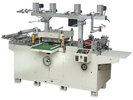 Machine de découpe à l'emporte-pièce